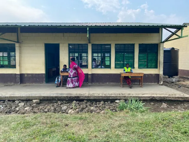 Saa cyenda zibura iminota 30 hari hasigaye abantu mbarwa bataratora