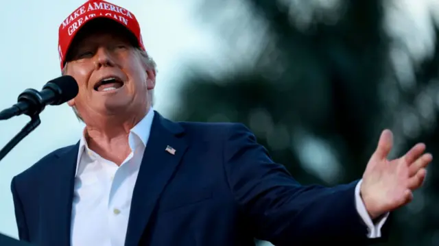 डोनाल्ड ट्रंप