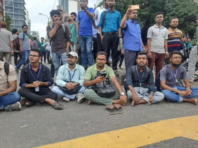 সড়ক অবরোধ