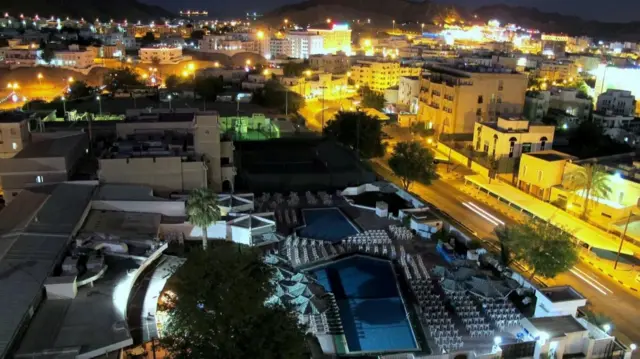 Mwonekano wa mji wa Muscat, Oman, wakati wa usiku