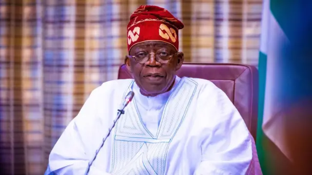 Foto Bola Tinubu
