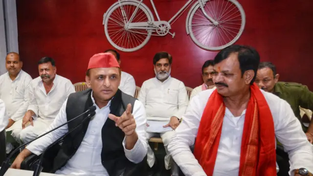 अखिलेश यादव