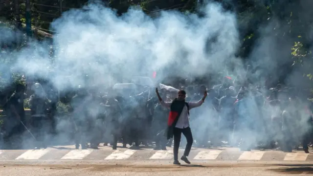 बांग्लादेश में प्रदर्शन कर रहे छात्र