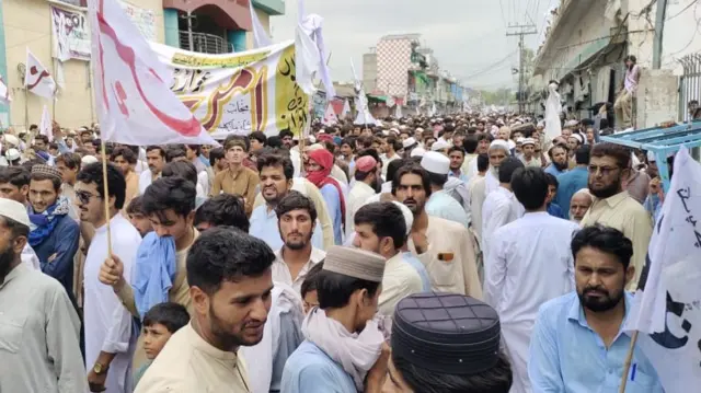 بنوں امن مارچ