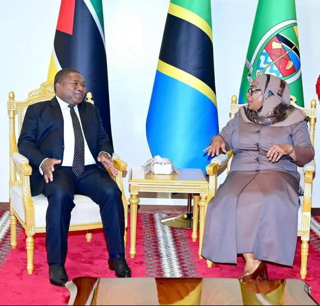 Rais wa Msumbiji, Filipe Nyusi na Rais wa Tanzania, Samia Suluhu Hassan
