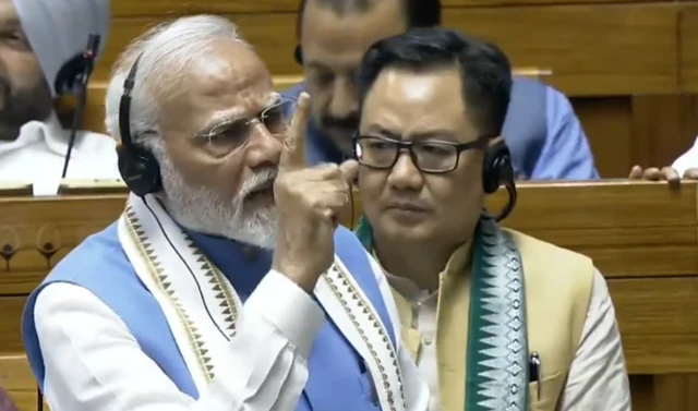 नरेंद्र मोदी