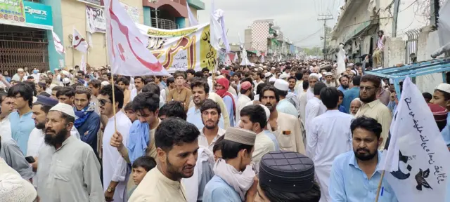 بنوں میں احتجاج