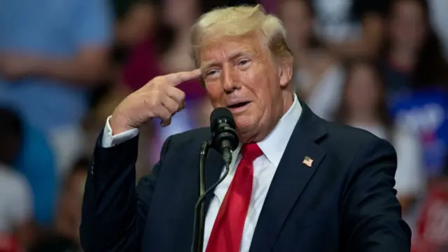 डोनाल्ड ट्रंप