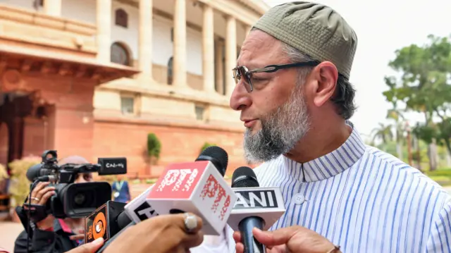 ओवैसी