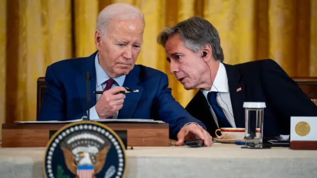 အမေရိကန်သမ္မတ ဂျိုး ဘိုင်ဒန် နဲ့ နိုင်ငံခြားရေးဝန်ကြီး အန်တိုနီ ဘလင်ကန်