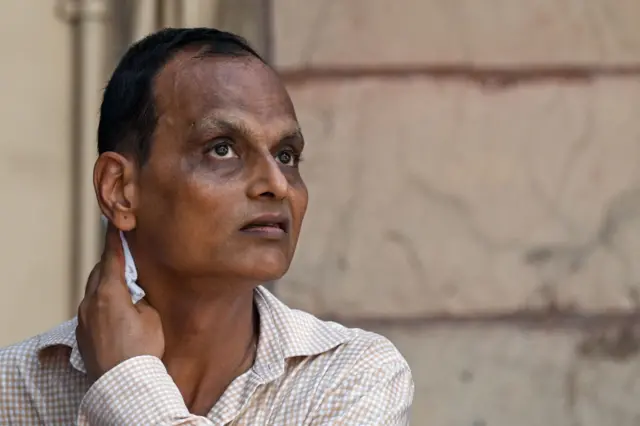 शेअर बाजार कोसळला