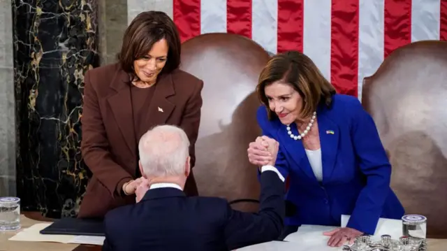 नैंसी पेलोसी और कमला हैरिस