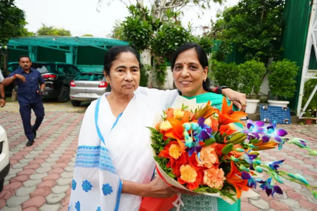 ममता बनर्जी और सुनीता केजरीवाल