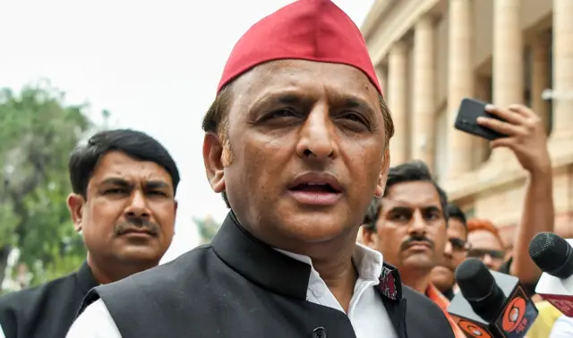 अखिलेश यादव