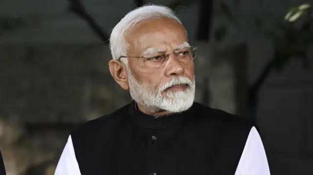 नरेंद्र मोदी