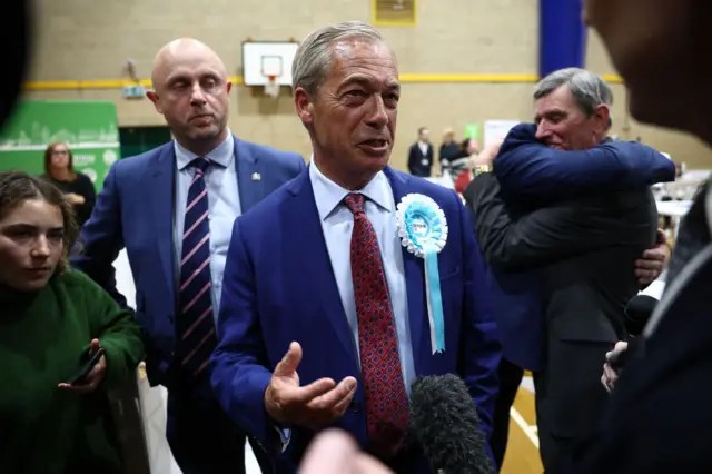 Reform UK ပါတီခေါင်းဆောင် နိုင်ဂျယ်ဖယ်ရာ