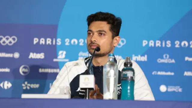 मेडल जीतने के बाद मीडिया से मुखातिब स्वपनिल कुसाले