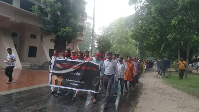 মৌনমিছিলে শিক্ষকরা