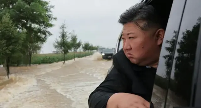Shugaba Kim Jong Un a cikin mota