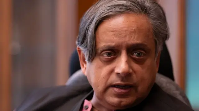 शशि थरूर