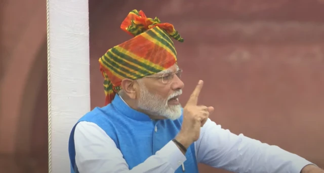 प्रधानमंत्री नरेंद्र मोदी