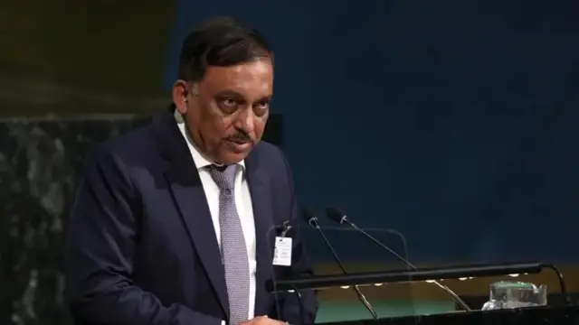 বাংলাদেশের স্বরাষ্ট্রমন্ত্রী আসাদুজ্জামান খান কামাল (ফাইল ফটো)