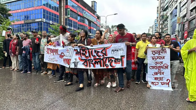 রাজধানীতে একটি বিক্ষোভ মিছিলের চিত্র।