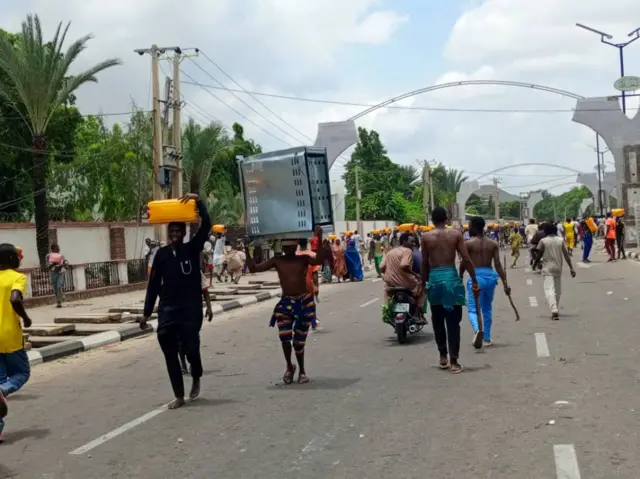 Looting happun for Kano