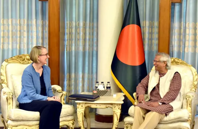 সারাহ কুক ও অধ্যাপক মুহাম্মদ ইউনূস