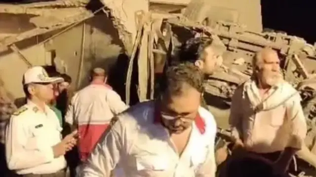 ईरान में पाकिस्तानी तीर्थयात्रियों से भरी बस दुर्घटनाग्रस्त