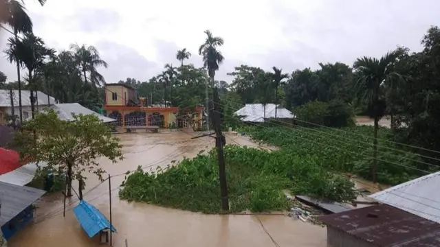 ত্রিপুরায় ঘরবাড়ি পানিতে তলিয়ে গেছে