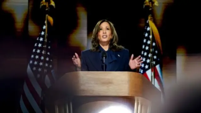 अमेरिकी उपराष्ट्रपति कमला हैरिस