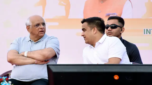 गुजरात के मुख्यमंत्री के साथ गृह मंत्री