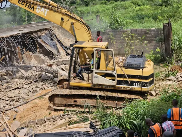 Ụlọ ndị a kuturu