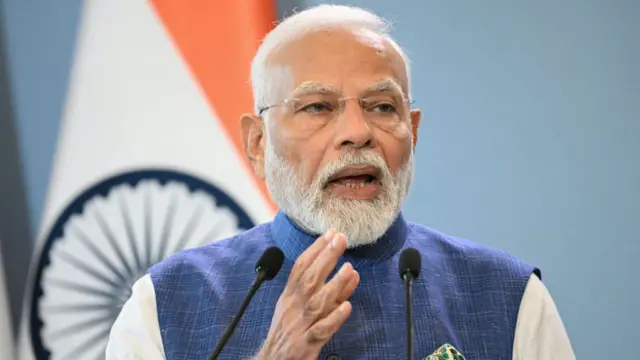 नरेंद्र मोदी