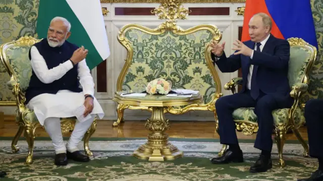 भारत के प्रधानमंत्री नरेंद्र मोदी और रूस के राष्ट्रपति व्लादिमीर पुतिन