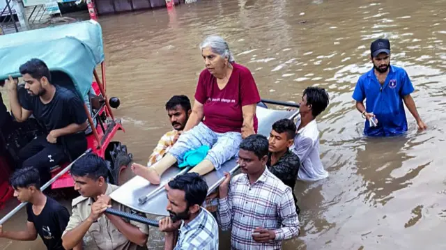 गुजरात बाढ़
