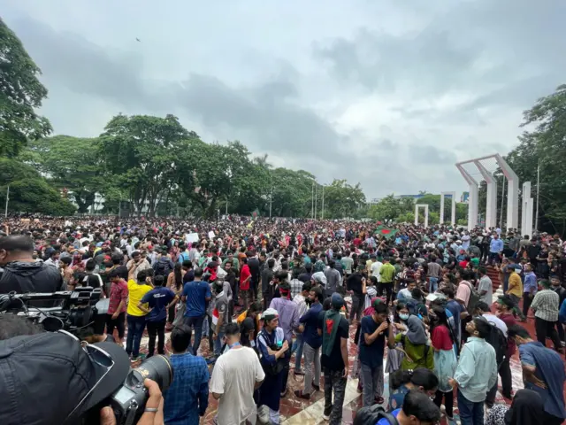 শহীদ মিনারে সমাবেশ