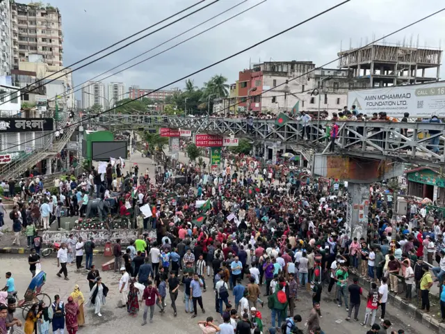 ঢাকার সাইন্সল্যাবে বিক্ষোভ