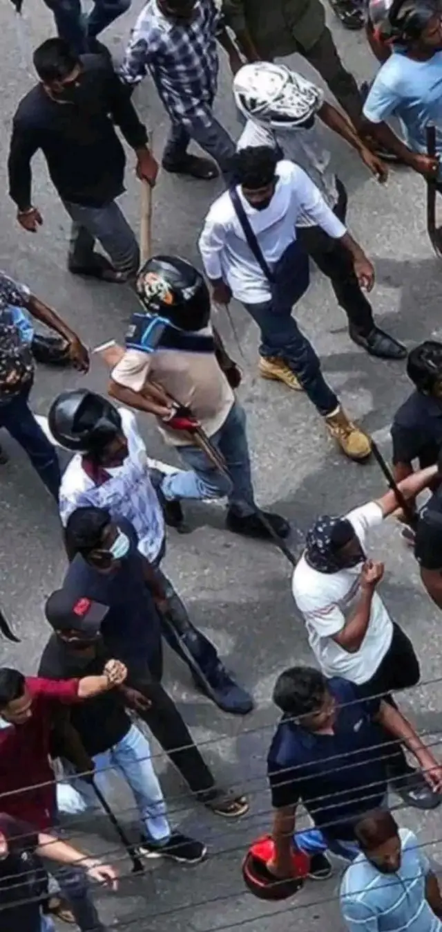 সিলেটে অস্ত্র হাতে যুবলীগ ও মহানগর ছাত্রলীগের নেতাকর্মীরা