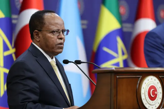 Sawirka: Wasiirka Arrimaha Dibadda Itoobiya xilli uu ku sugnaa shirkii lagu dhexdhexaadinaayay Soomaaliya iyo Itoobiya ee Ankara ka qabsoomay Agoosto 13, 2024