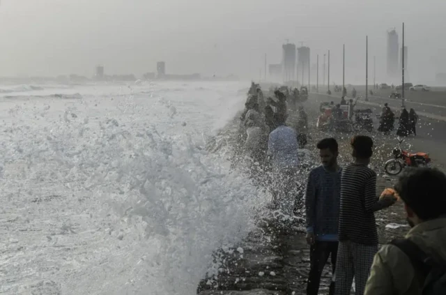 صوبہ سندھ کی ساحلی پٹی پر طوفان کا الرٹ