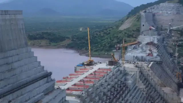 Maxay Masar uga walaacsan tahay biyo xireenka?