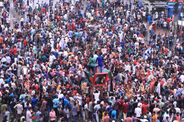 বরিশালে আন্দোলনকারীদের মহাসমাবেশ