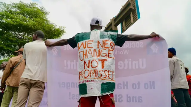 Ngagharịiwe n'Ojota, Legọs