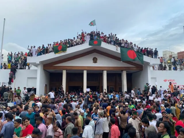 प्रधानमंत्री निवास का दृश्य