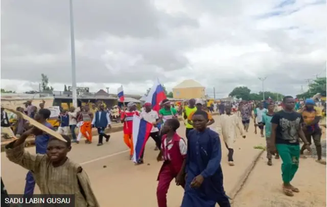 Awọn oluwọde pẹlu aṣia orilẹede Russia