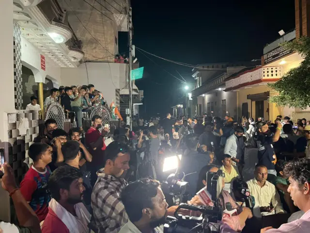 नीरज का गांव