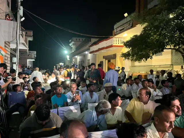 नीरज का गांव