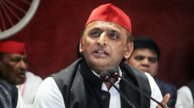 अखिलेश यादव